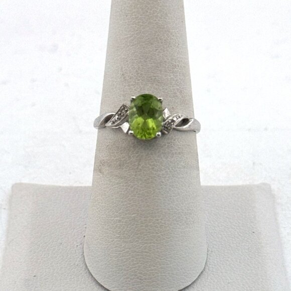 Estate 10k White Gold Peridot & Diamond Accent Ring Size 7, 1.6g Oval Cut - Picture 1 of 8